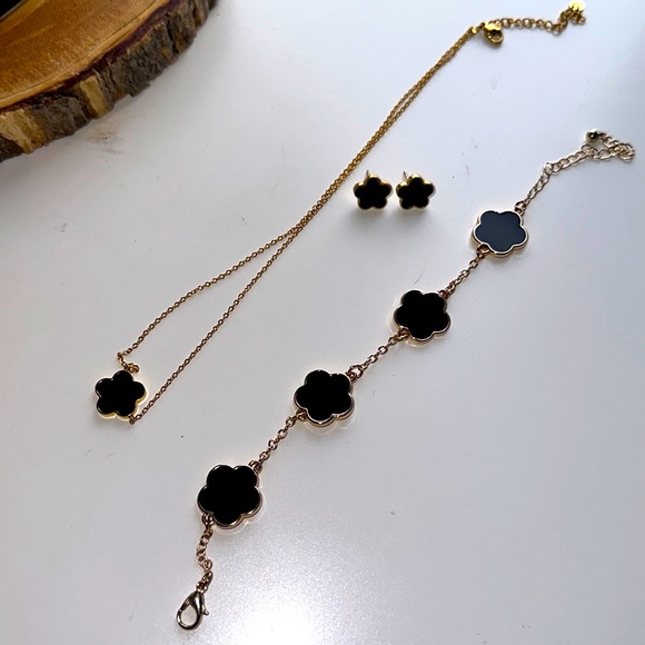 Van Cleef & Arpels Accessories - Van cleef set